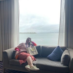 Meet your Posher, Elizabeth